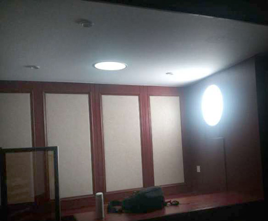 上海某裝飾公司辦公室應(yīng)用正能量光導管照明系統(tǒng)